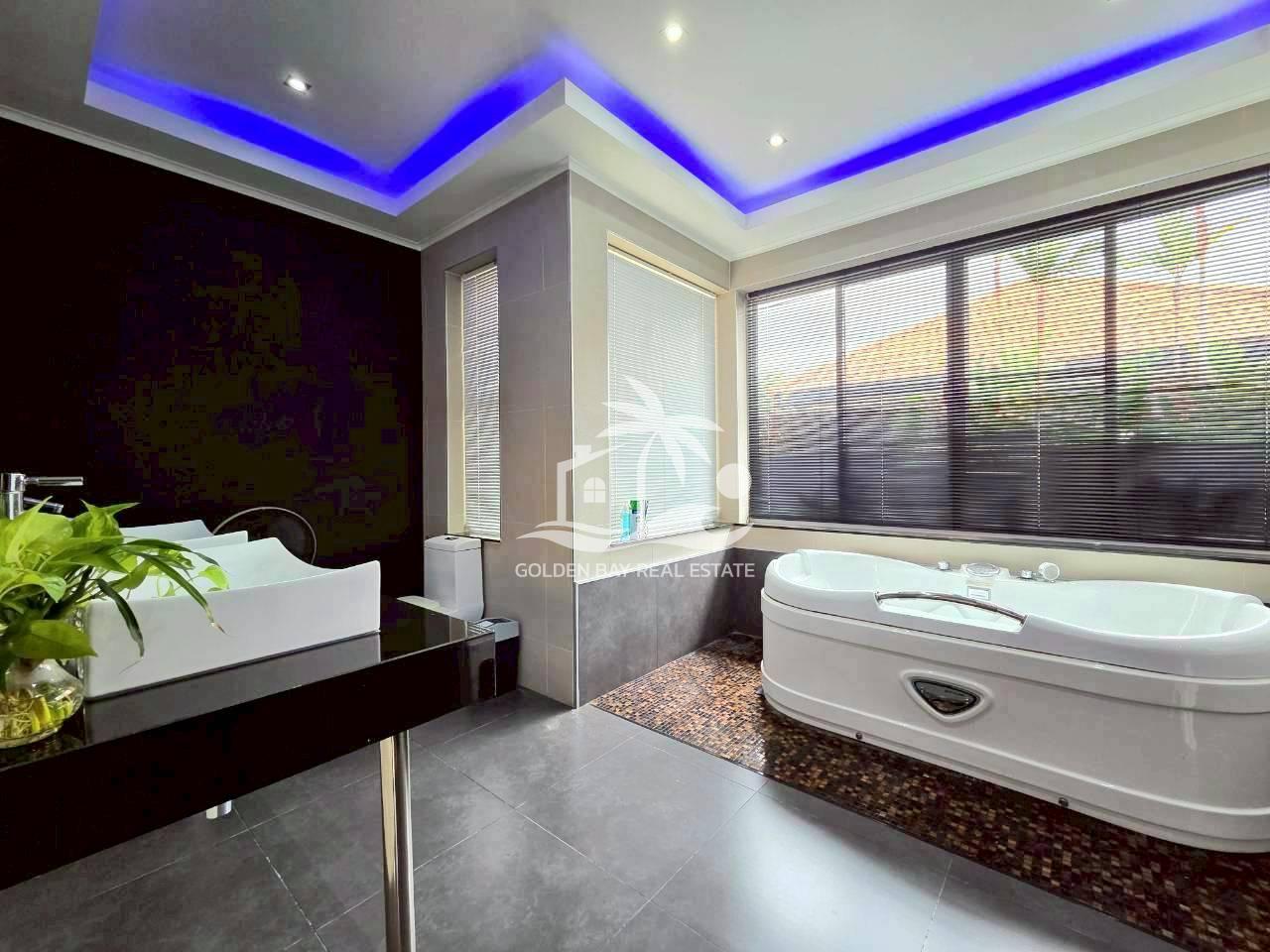 1 (11) Freeway Villas – East Pattaya