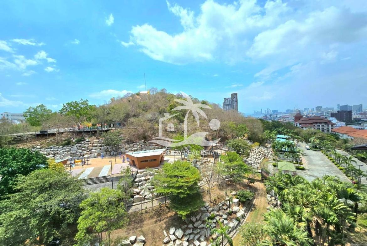 The Axis Condominium – Pratumnak Hill
