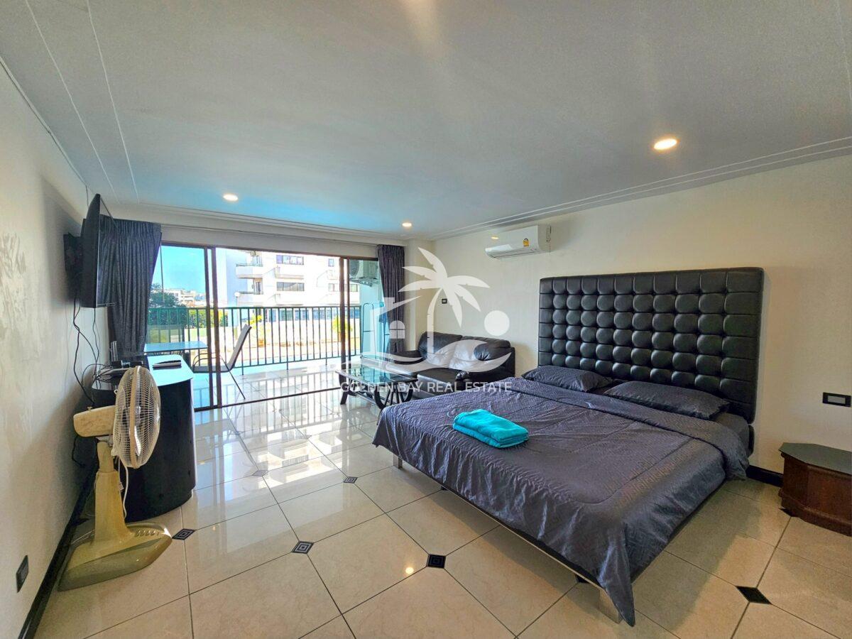 1 (21) Sombat Pattaya Condotel – Pratumnak Hill