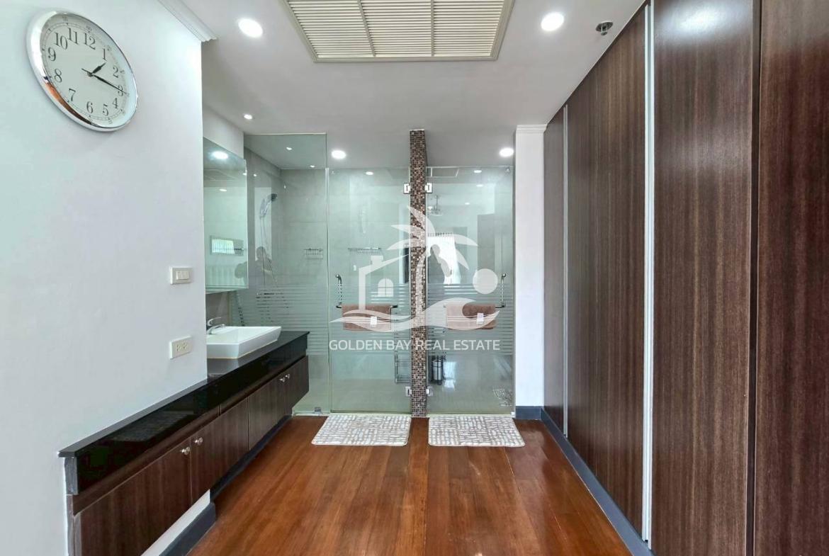 The Axis Condominium – Pratumnak Hill