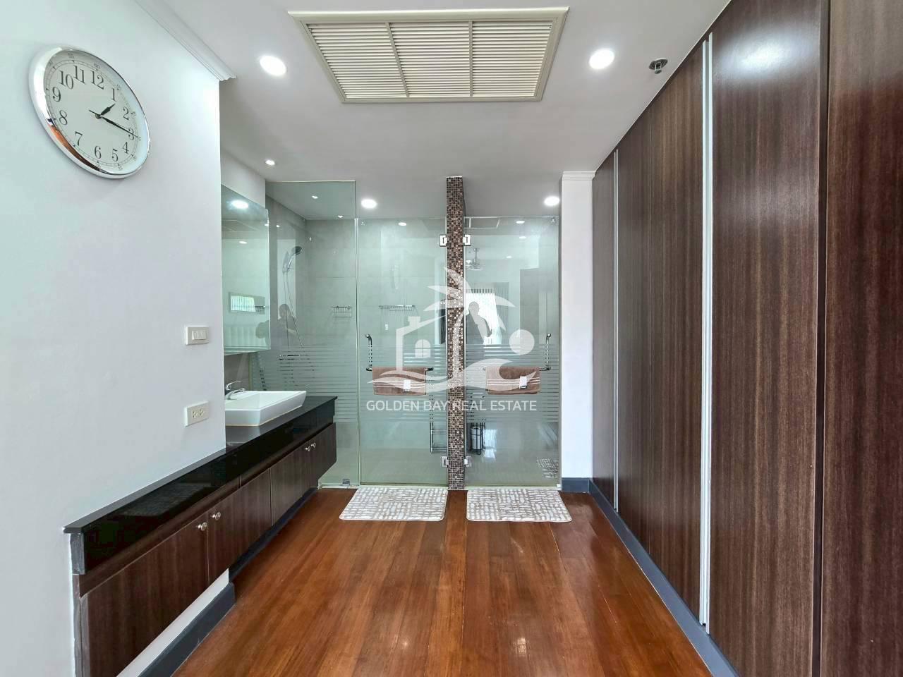 The Axis Condominium – Pratumnak Hill