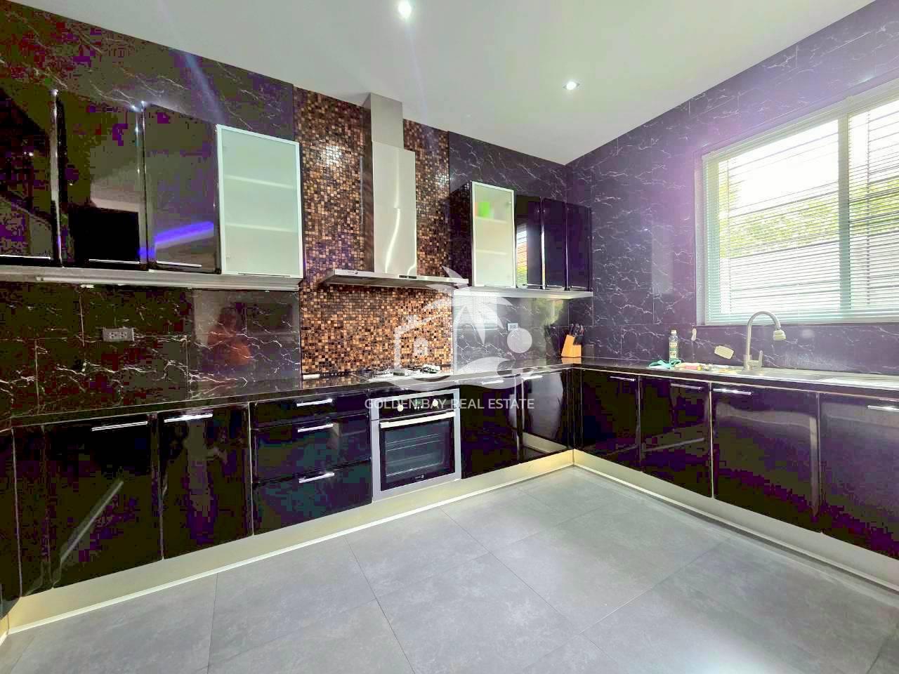 1 (6) Freeway Villas – East Pattaya
