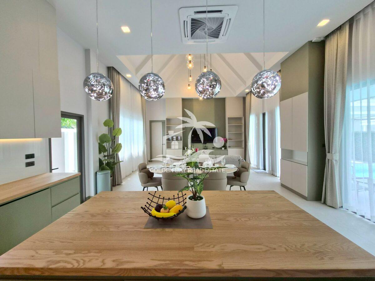 LINE_ALBUM_876_260505_21 The Private House 87 – East Pattaya
