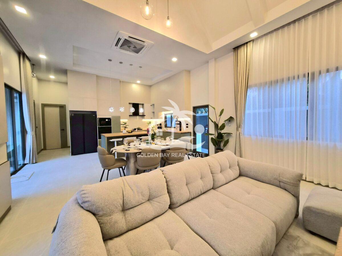 LINE_ALBUM_876_260505_64 The Private House 87 – East Pattaya