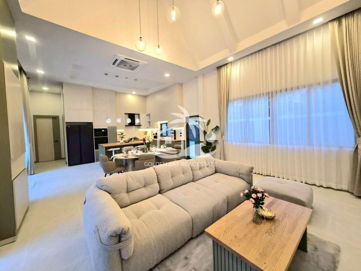 LINE_ALBUM_876_260505_65 The Private House 87 – East Pattaya