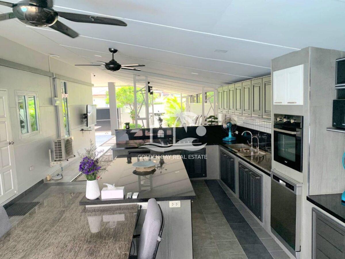 Panalee Banna – Huay Yai