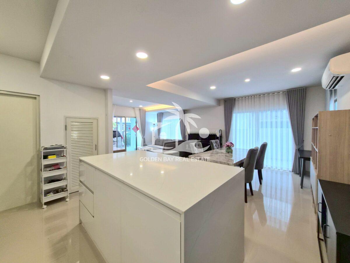 Life In The Garden – East Pattaya