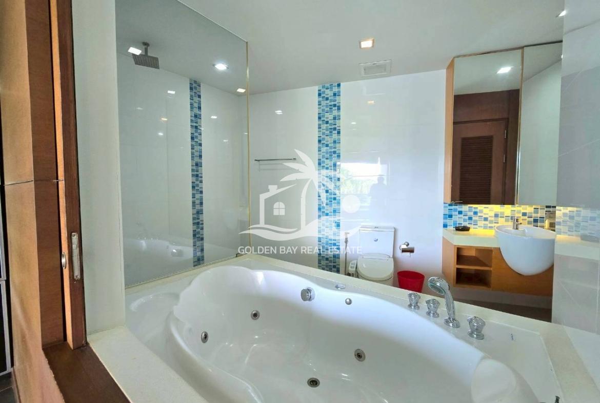 Ananya Beachfront Condominium – Wongamat