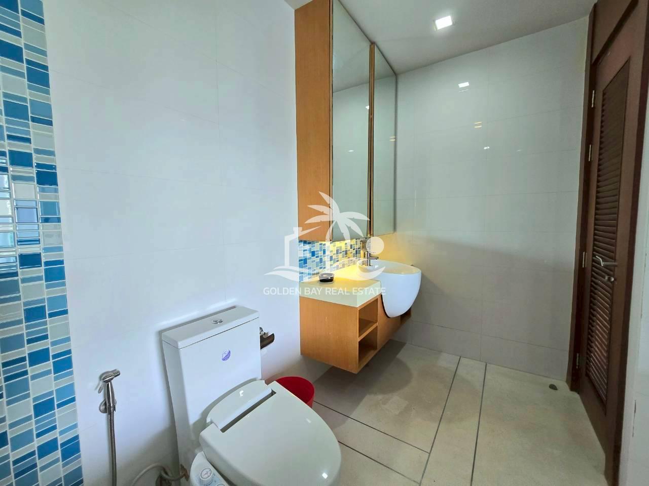 Ananya Beachfront Condominium – Wongamat