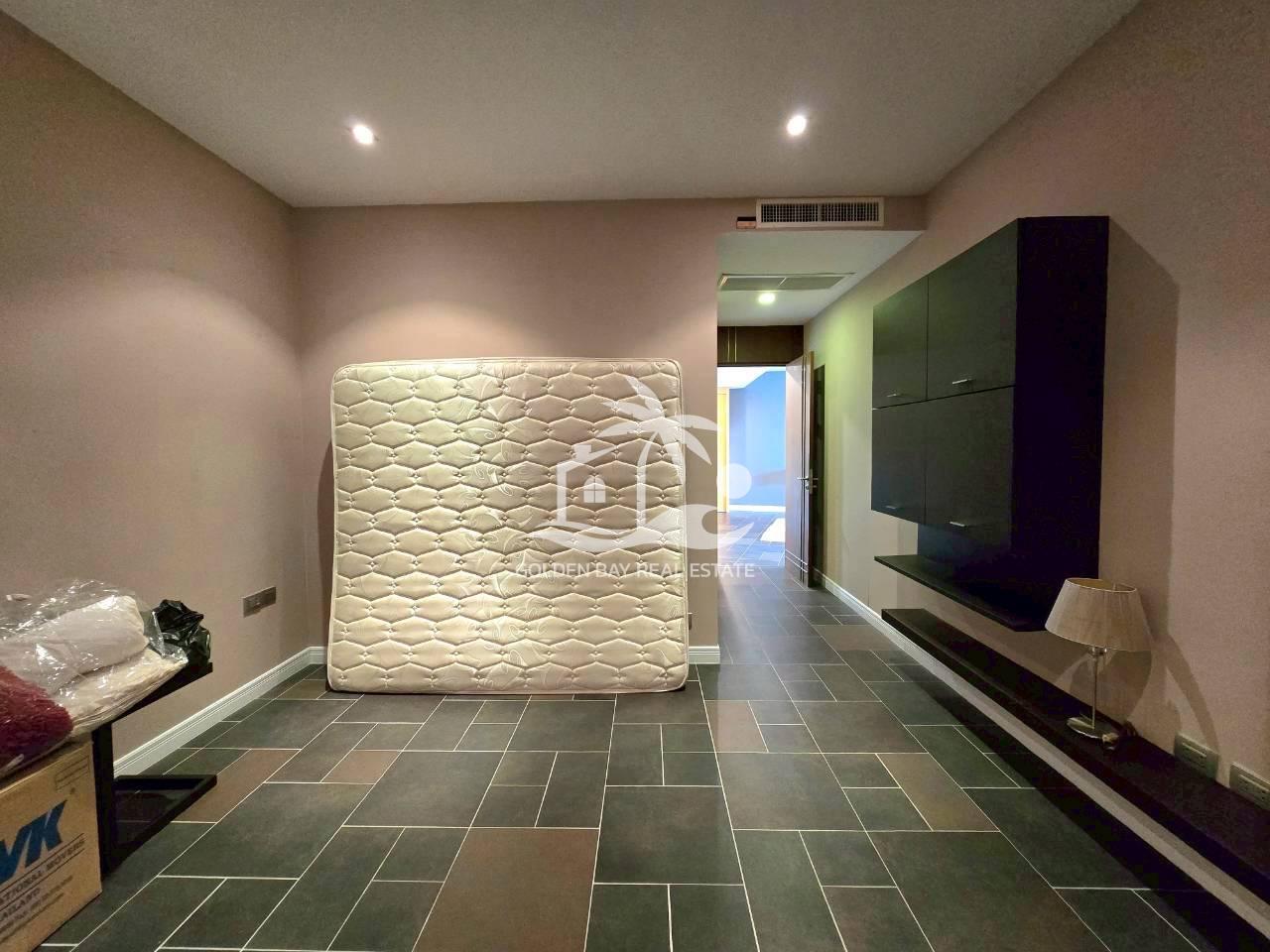 Ananya Beachfront Condominium – Wongamat
