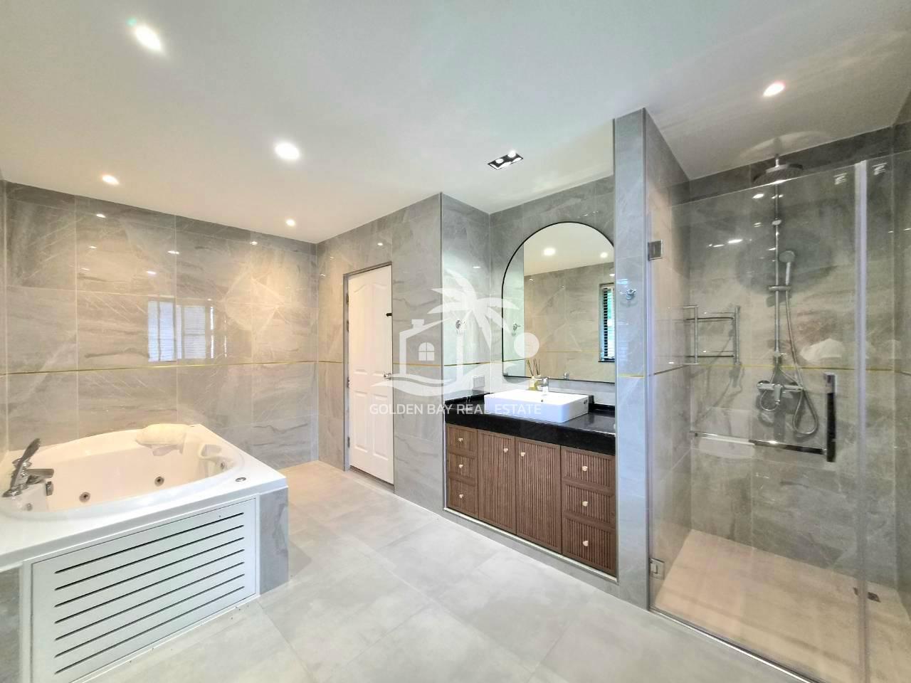 Private house at Mabprachan lake – East Pattaya