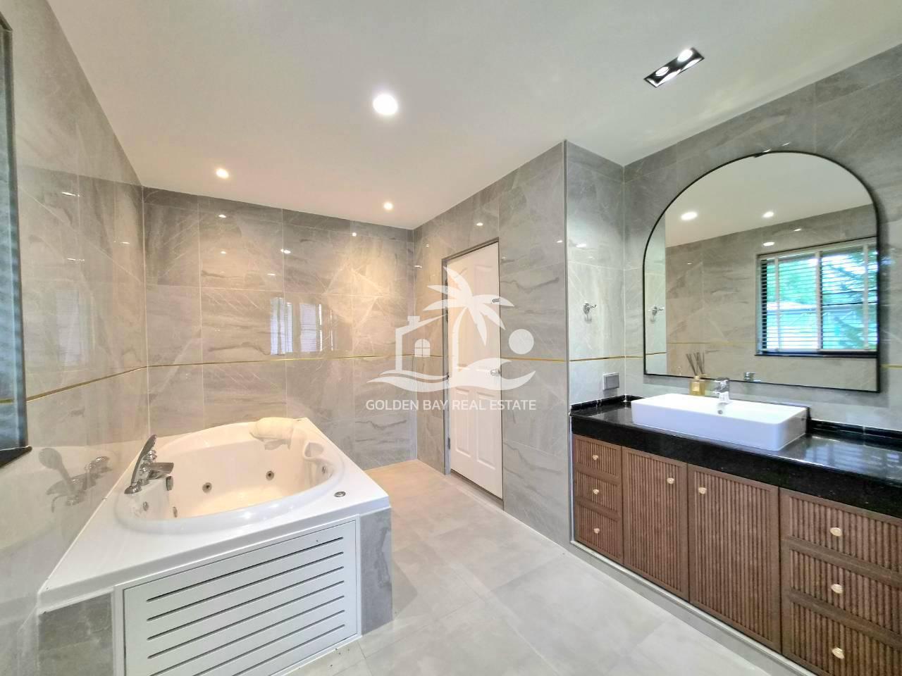 Private house at Mabprachan lake – East Pattaya